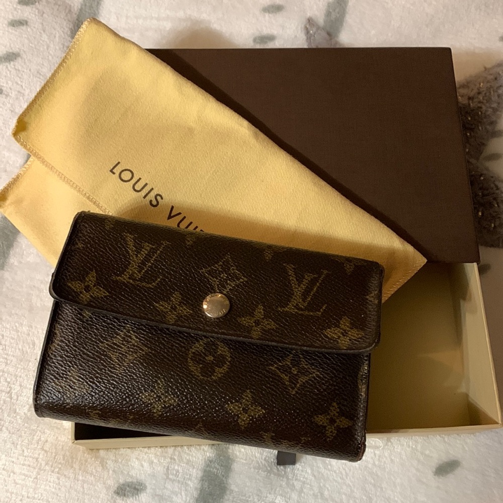 🤎🧡🖤🧡🤎🎁🎄💯 % AUTHENTIC LUIS VUITTON MONOGRAM CANVAS WALLET🤎🧡🖤🧡🤎